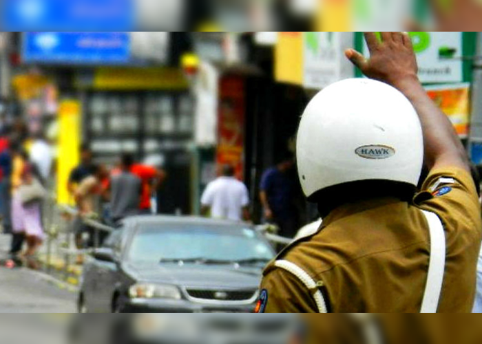 පදික වේදිකාවේ වාහන නතර කරන්නන්ට වැඩ වරදින ලකුණු