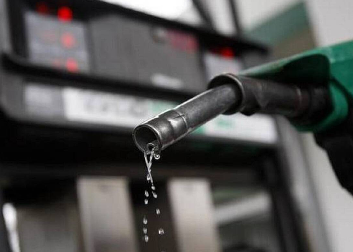 ඛනිජ තෙල් අමාත්‍යවරයා ඉන්ධන මිල සූත්‍ර ගෙන ඒමට සැරසෙයි