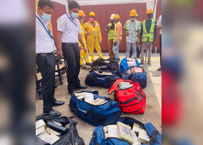 මිලියන 6,000 කට අධික මත්ද්‍රව්‍ය තොගයක් අත්අඩංගුවට (ඡායාරූප)