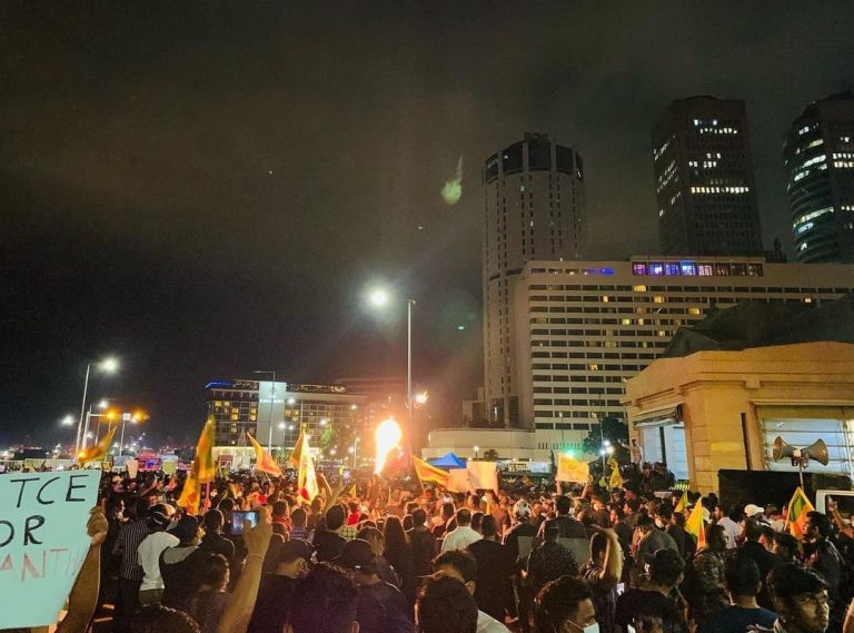 ගෝඨාභයගේ ඉල්ලා අස්වීම ආදරයේ අරගලයේ තවත් ජයක්