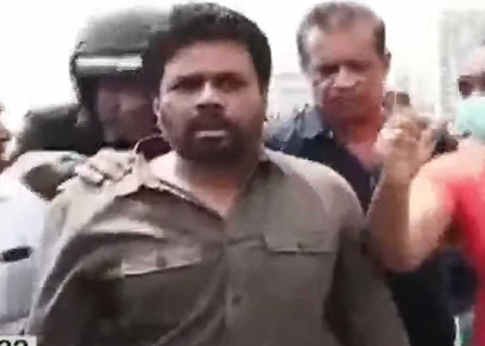 අනුර කුමාර දිසානායක මහතා අරගල භූමියට