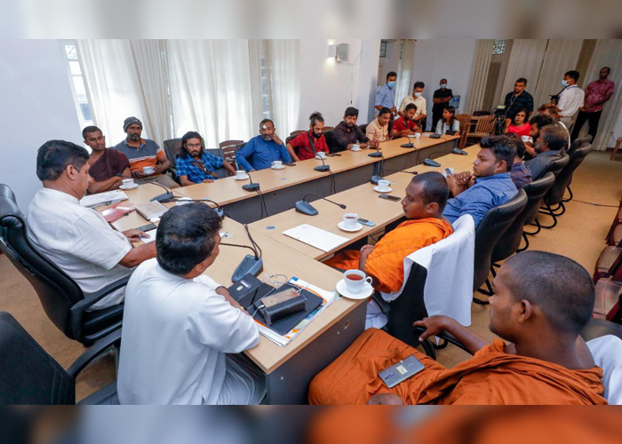 ගාලු මුවදොර අරගලකරුවන් විපක්ෂ නායක හමුවෙයි