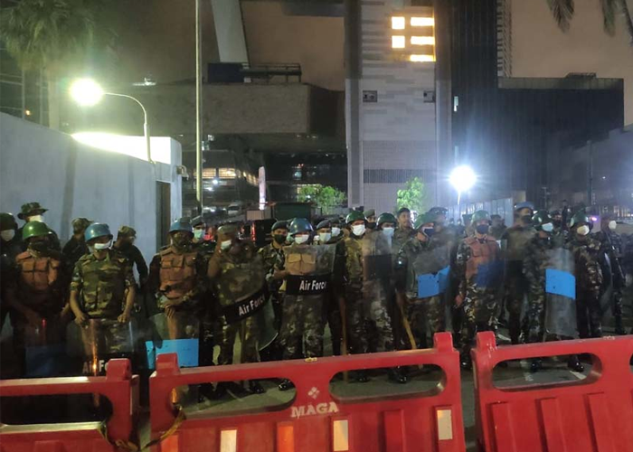 ගාලුමුවදොර උණුසුම් වෙයි