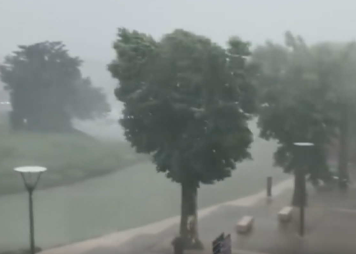 මධ්‍යම සහ දකුණු යුරෝපය පුරා අයහපත් කාලගුණ තත්වයක්