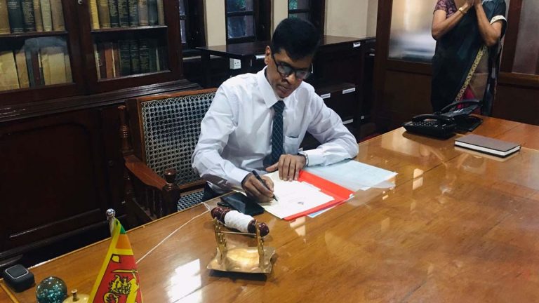 නව දුම්රිය සාමාන්‍යාධිකාරී වැඩ භාර ගනී