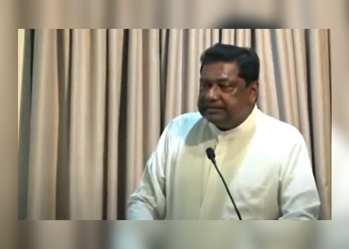 පාර්ලිමේන්තු කැන්ටිමේ බත් කෑව කෙනෙක් ආයේ එළියට එන්නේ නෑ – කුමාර වෙල්ගම
