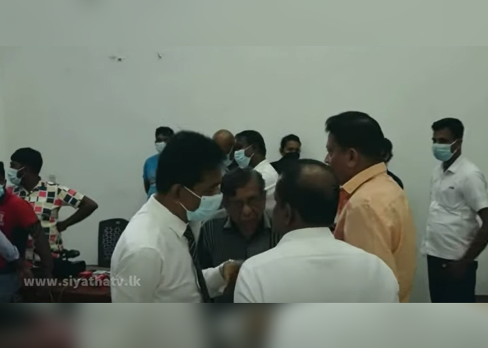 නිදහස් පක්ෂයේ මධ්‍යම කාරක සභාව උණුසුම්