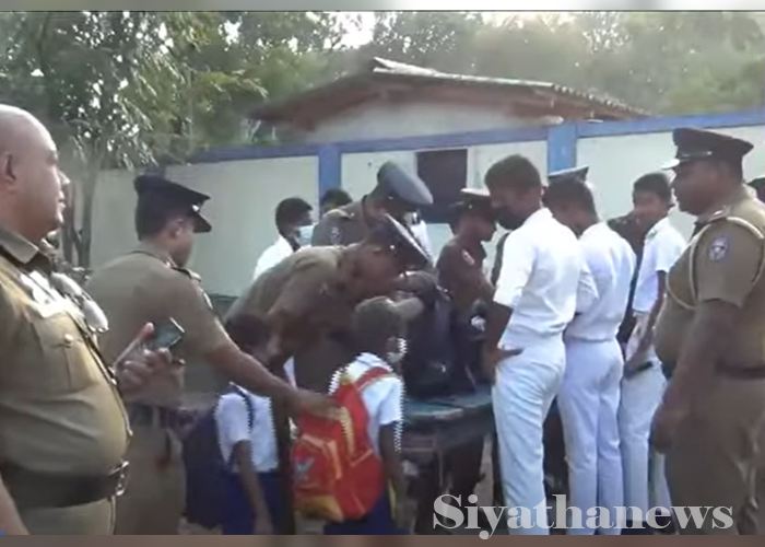පාසල් සිසුන්ගේ පොත් බෑග් පරික්ෂාව පාසල් කමිටුවකට