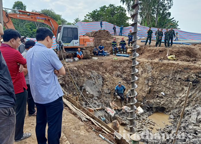 කුහරයක සිරවූ දරුවෙක් අවාසනාවන්ත ලෙස මිය යයි