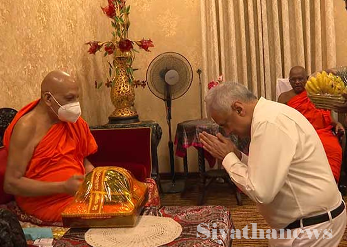 ජනපති රනිල් මල්වතු – අස්ගිරි මහනාහිමිවරු බැහැදකී