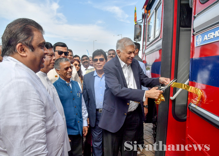 75 වන නිදහස් සැමරුමට සමගාමීව ඉන්දීය රජයෙන් බස් රථ