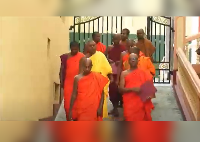 සංඝ ආඥාවක් නිකුත් කරන්න – ජාතික භික්ෂු පෙරමුණ  ත්‍රෛනිකායික මහ නාහිමිවරුන්ගෙන් ඉල්ලයි
