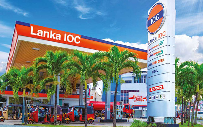 ලංකා IOC පිරවුම්හල් 26 කට ඉන්ධන සැපයීම අත්හිටුවයි
