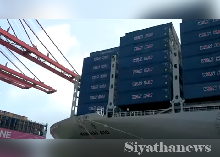 නව නෞකාවක් කොළඹ වරායට