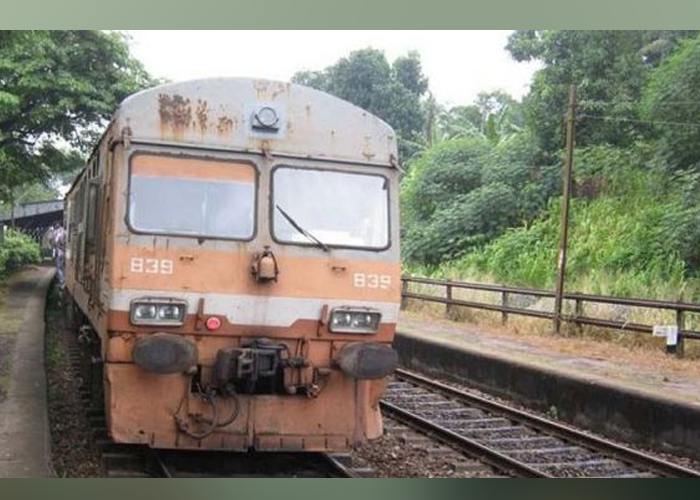 කැලණිවැලි මාර්ගයේ දුම්රිය ගමනාගමනයට තවදුරටත් බාධා