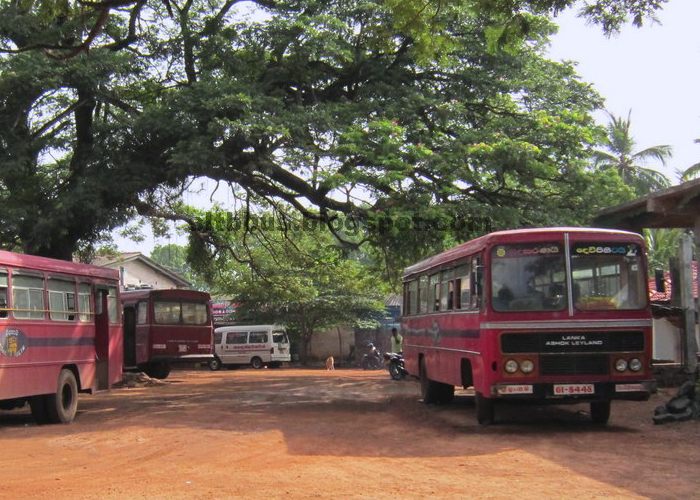 ලංගම ඩිපෝ කිහිපයක සේවකයින් වර්ජනයක
