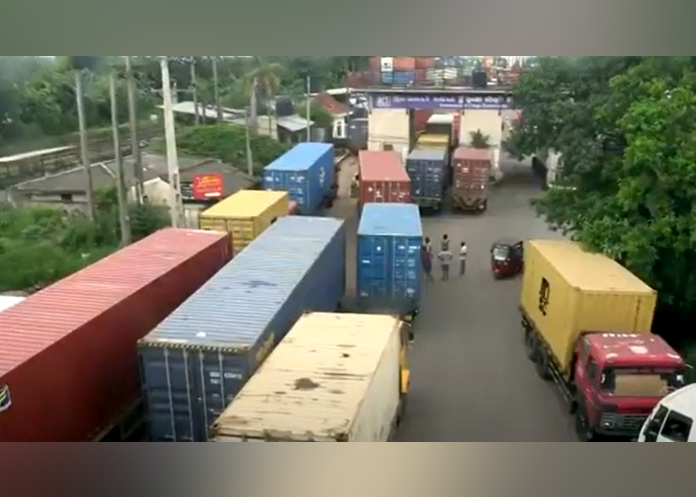බහාලුම් පරීක්ෂාව ප්‍රමාදයි කන්ටේනර් නිසා මාර්ග රැසක් අවහිරයි