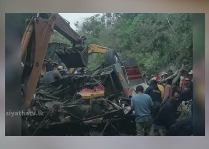 මෙක්සිකෝවේ බස් රථ අනතුරක් – 27ක් මරුට