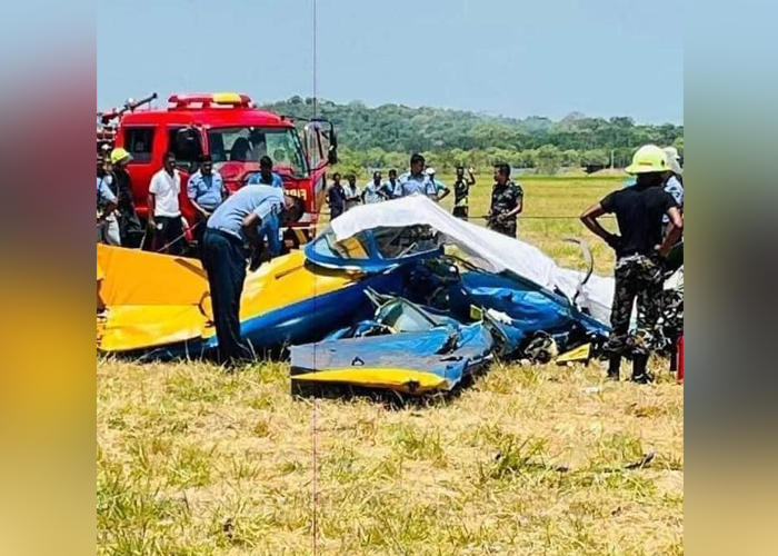 පුහුණු ගුවන් යානයක් කඩා වැටෙයි