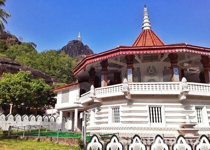 දිඹුලාගල ආරණ්‍යය සේනාසනයේ යළිත් විදුලිය කපයි