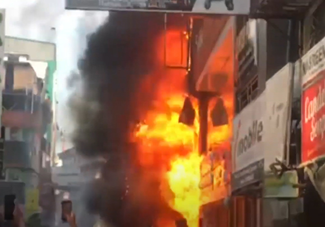 දෙවන හරස් වීදියේ ගින්නෙන් තරුණියක් මරුට