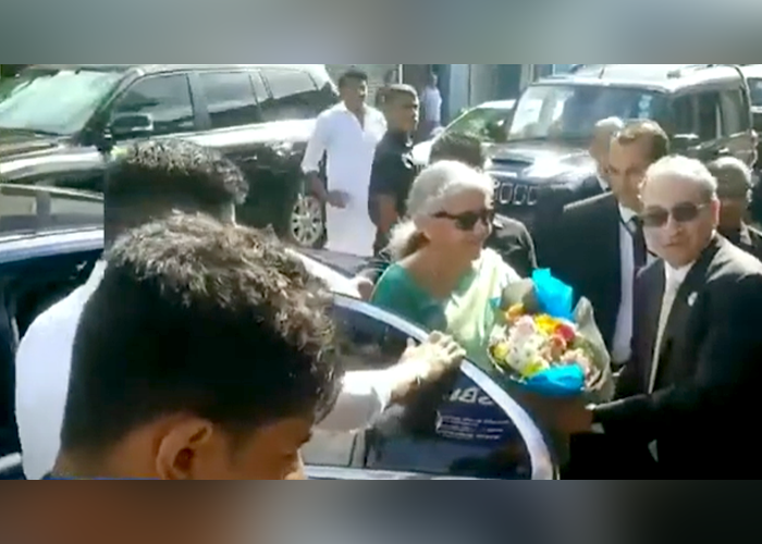 ඉන්දීය මුදල් අමාත්‍යවරිය ත්‍රිකුණාමලයේ සංචාරයක