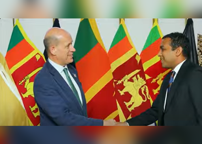 ප්‍රංශ තානාපති සහ ආරක්ෂක රාජ්‍ය අමාත්‍ය අතර සාකච්ඡාවක්