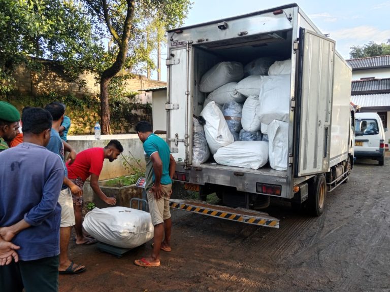 එක්කෝටි තිස්පන් ලක්ෂයක් වටිනා බීඩි කොළ තොගයක් අත්අඩංගුවට