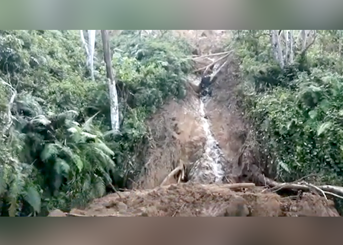 දෙණියාය අනිල්කන්ද ප්‍රදේශයේ නායයාමක් – A 17 මාර්ගය අවහිර වෙයි