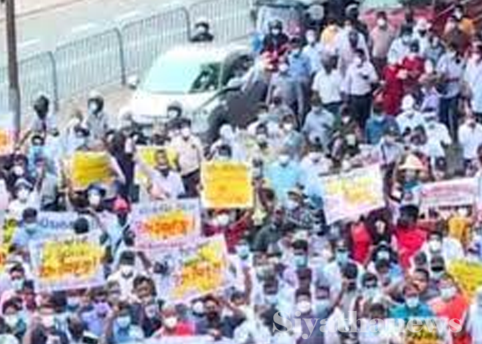 ඉල්ලීම් කිහිපයක් මුල් කරගනිමින් ගුරු වෘත්තීය සමිති පාර්ලිමේන්තු වටරවුමට(VIDEO)