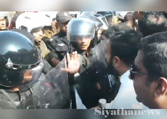 වෘත්තීයවේදීන්ගේ වෘත්තිය සමිති එකමුතුව සහ ආරක්ෂක අංශ අතර උණුසුම් තත්ත්වයක්(VIDEO)