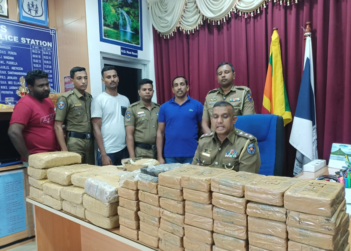 සැකකරුවෙකු නොමැති කේරළ ගංජා සහ අබිං තොගයක් අත්අඩංගුවට