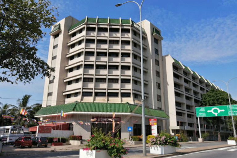 පැය 24ක් නැවතුන මධ්‍යම තැපැල් හුවමාරුව