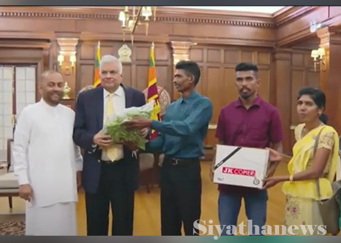 ජනපතිව මුණගැසුණු ගොවීන් දෙදෙනා (VIDEO)