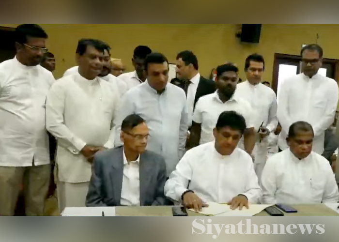 සමගි ජන සන්ධානය එළිදකී – නිදහස ජනතා සභාවේ පිරිසක් සමගියට