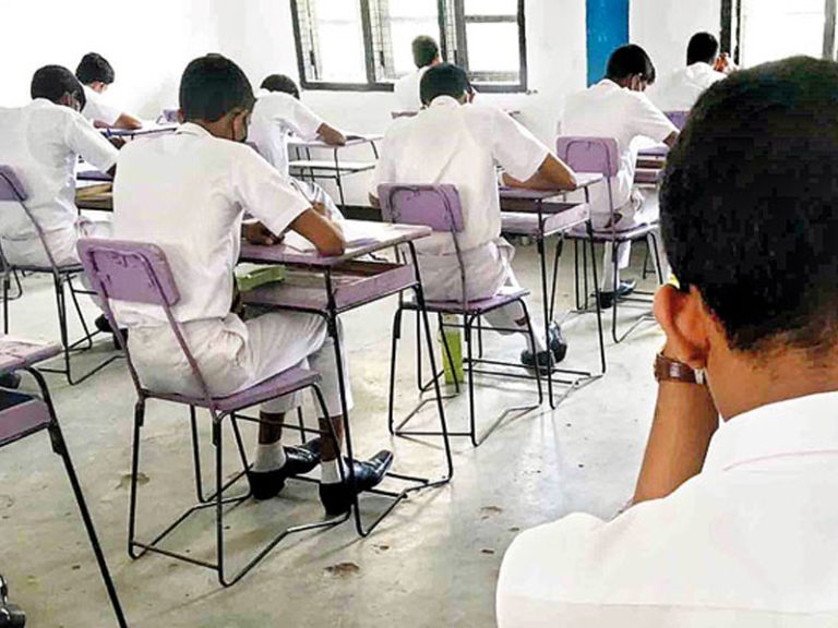 සාමාන්‍ය පෙළ විද්‍යාව ප්‍රශ්න පත්‍ර­යට නිද­හස් ලකුණු 2ක් 