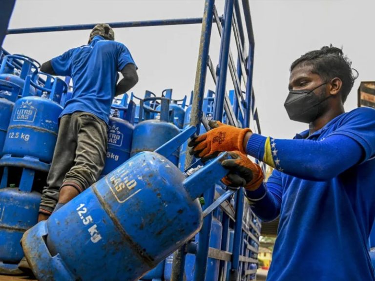 ලිට්‍රෝ ගෑස් මිල පහළට