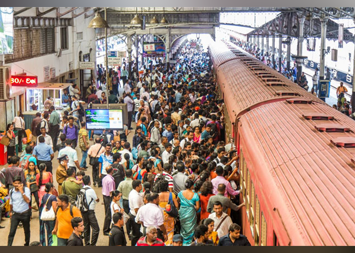 දුම්රිය වර්ජනය තවදුරටත් – මගීන් අදත් පීඩාවට