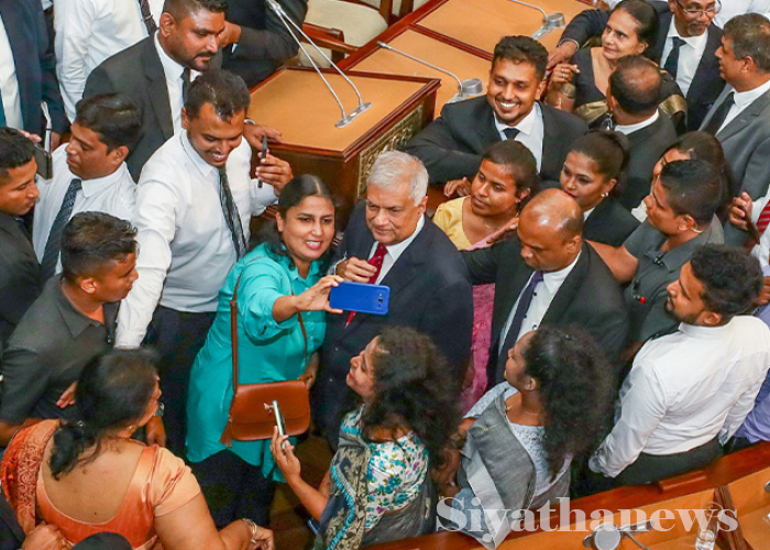 ජනපති රනිල් සහ නීතිඥවරු අතර හමුවක්