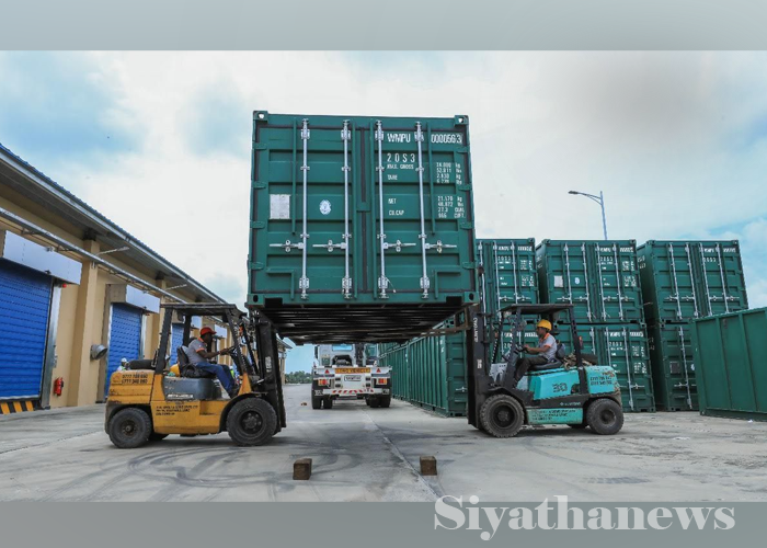 දුම්රියෙන් පළමු කසල තොගය අරුවක්කාලුවට