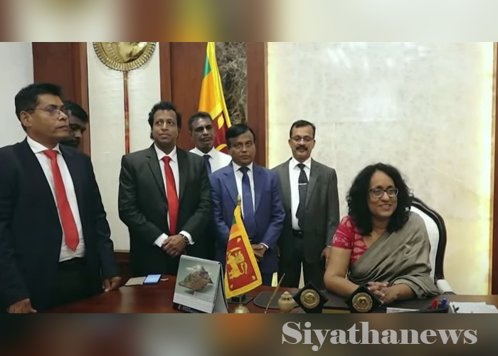 නව අග්‍රාමාත්‍යවරිය සෞඛ්‍ය අමාත්‍යධුරයේ වැඩ ආරම්භ කරයි (VIDEO)