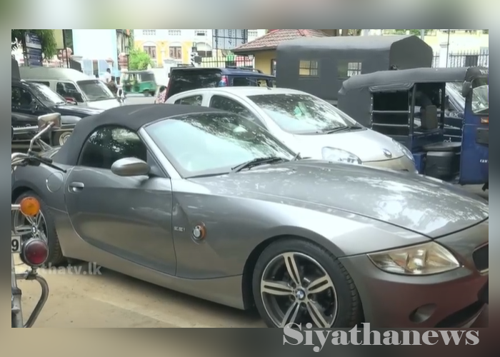 මහනුවරින් මතු වූ සුඛෝපභෝගී රථ දෙක (VIDEO)