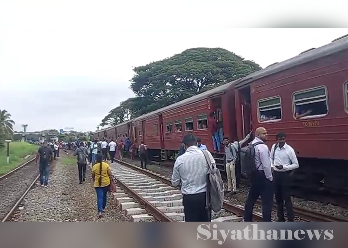 මහනුවර සිට මාතර බලා ධාවනය වන දුම්රිය කාර්මික දෝෂයකට ලක්වෙයි