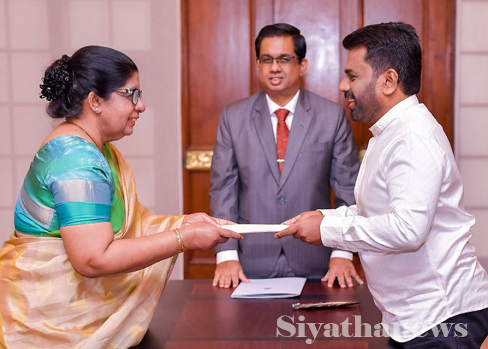 නව අගවිනිසුරු මුර්දු ප්‍රනාන්දු දිවුරුම් දෙයි