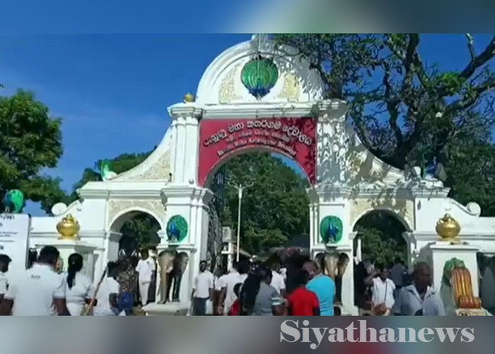 කතරගමට වැලනොකැඩී එන අය (VIDEO)