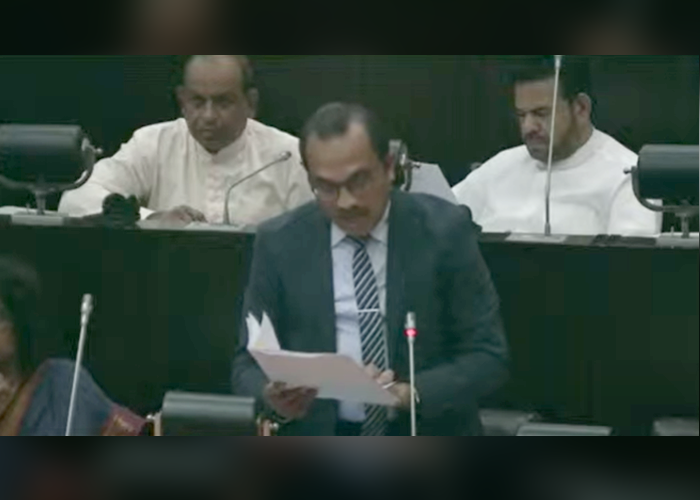 හිටපු කථානායකගේ පැටිකිරිය එළියට (VIDEO)