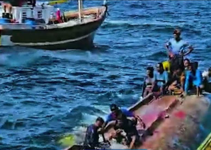 අදත් ධීවර යාත්‍රාවක් ගල්පරයක ගැටෙයි – 4දෙනෙකු බේරා ගනී දෙදෙනෙකු අතුරුදන් (VIDEO)