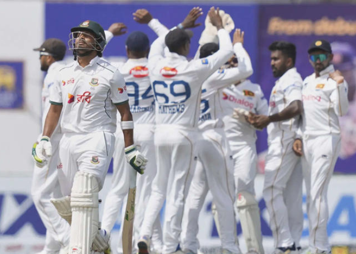 බංග්ලාදේශ කණ්ඩායම සියල්ලන් දැවී ලකුණු 495ක් රැස්කර ගනී.