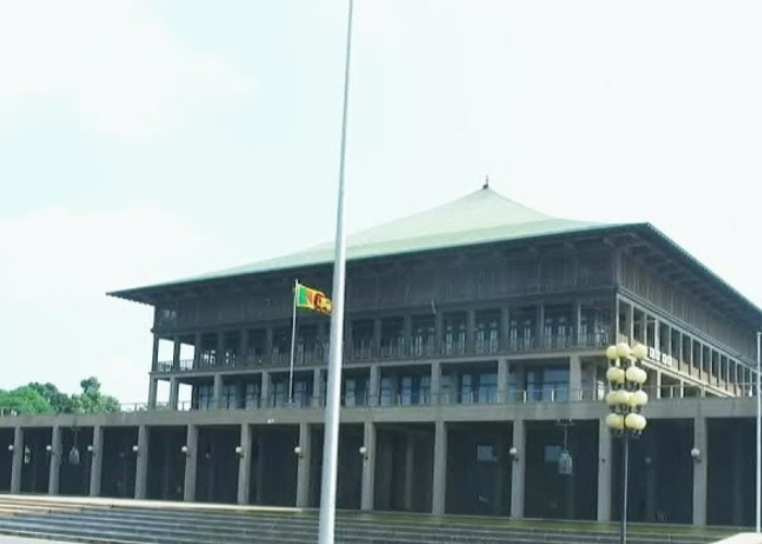 පාර්ලිමේන්තු විශේෂ සභාවාරය ඇරඹෙයි (VIDEO)