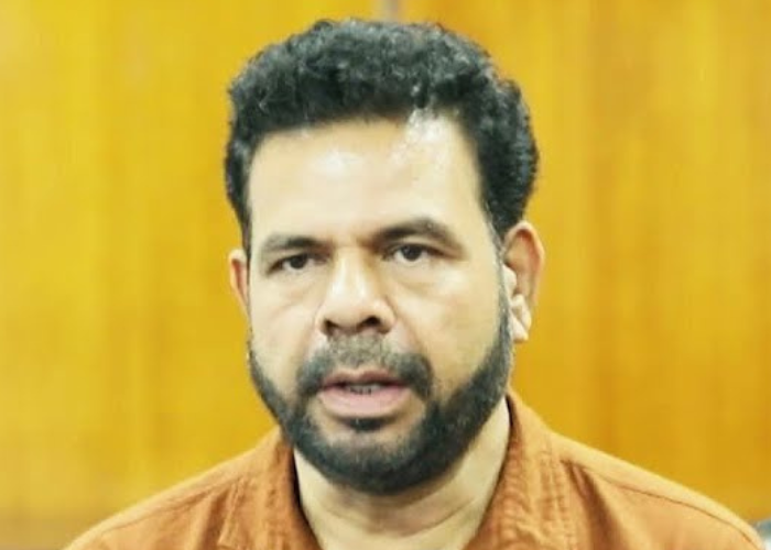පොහොර හිඟයක් නෑ කියන නාමල් (VIDEO)